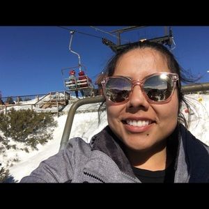 Meet your Posher, Estefania